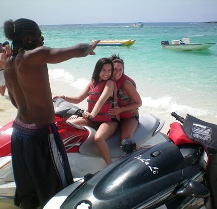 Demi Lovato on vacation at Atlantis in the Bahamas